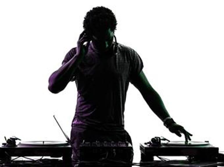 DJ