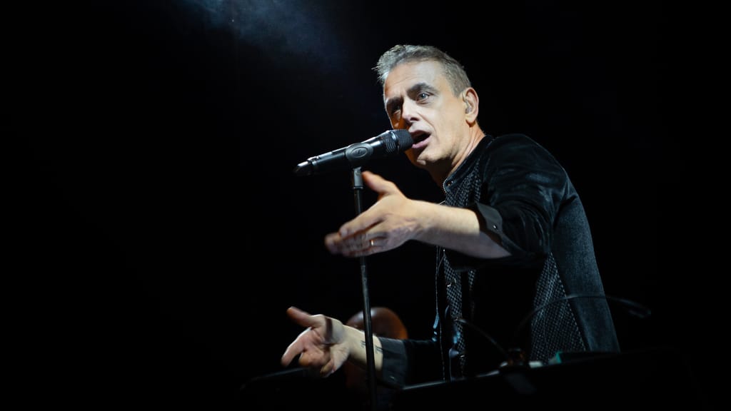 The Robbie Williams Experience